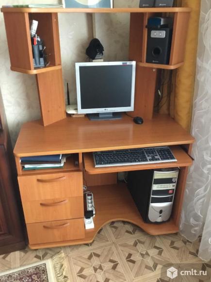 Стол компьютерный. Фото 1.