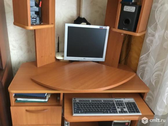 Стол компьютерный. Фото 5.