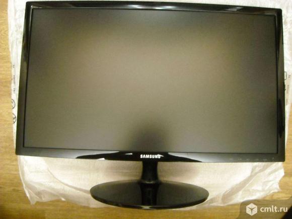 Монитор Samsung S22D300NY 21.5" FHD LED. Фото 1.