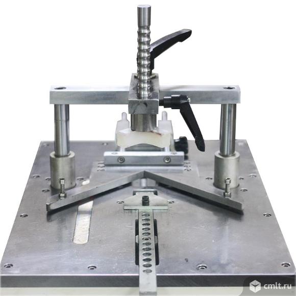 Модель-3 пневматический станок для скрепления багета.. Фото 1.