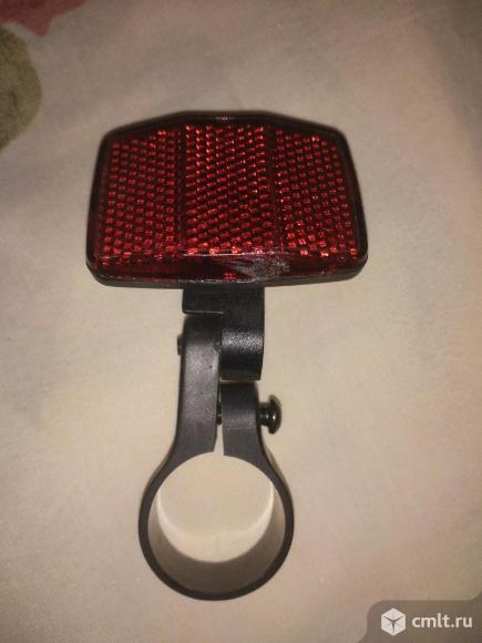 Отражатель катафот для велосипеда крас нов. Фото 1.