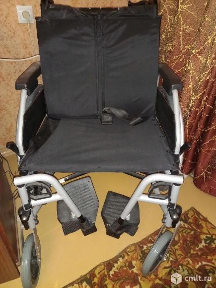 Инвалидная коляска. Фото 1.