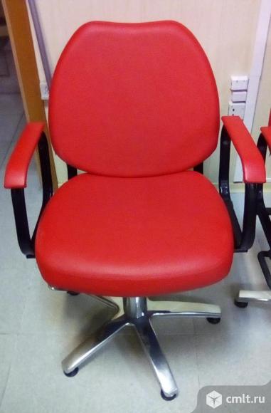 Продаю парикмахерские кресла гидравлические 2 шт.. Фото 1.