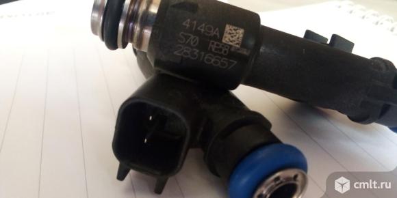 Форсунка топливная 28316657. Фото 1.