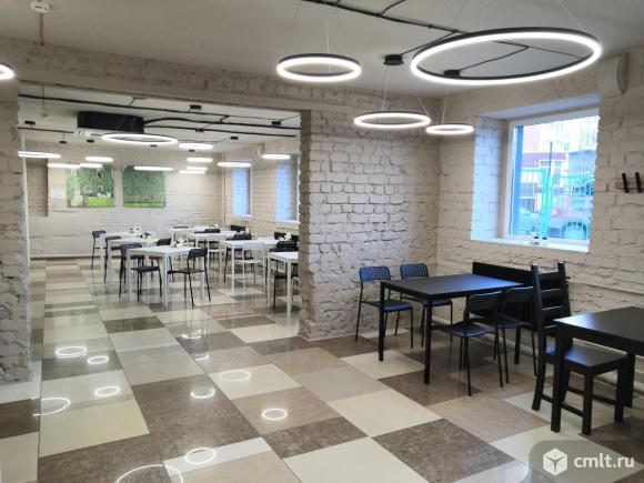 Кухонный рабочий. Фото 1.