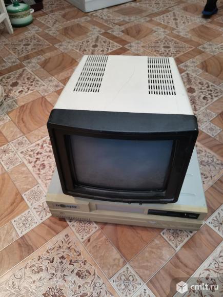 ЭВМ Искра 1031, Монитор Электроника 6106.02. Фото 1.