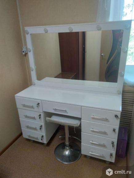 Рабочее место для визажиста. Фото 1.