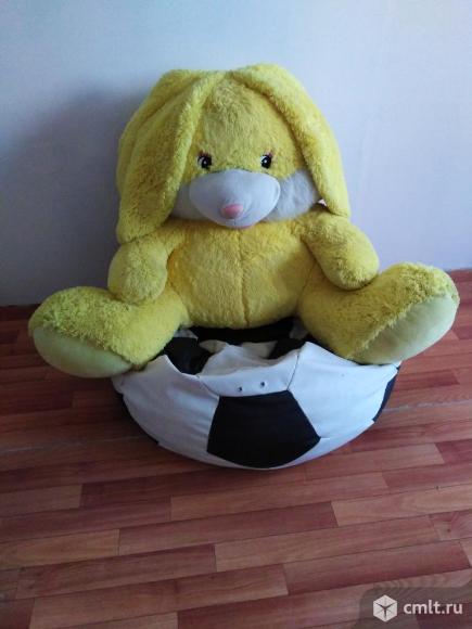 Большой плюшевый ( Заяц). Фото 1.