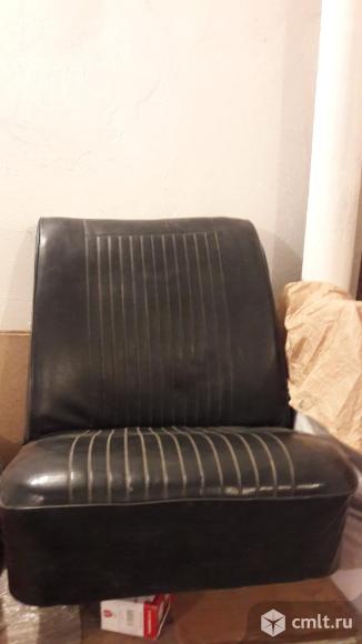 Продаю на москвич 2140 кресло переднее, черное. Фото 1.