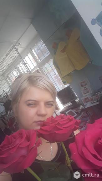 Продавец. Фото 1.