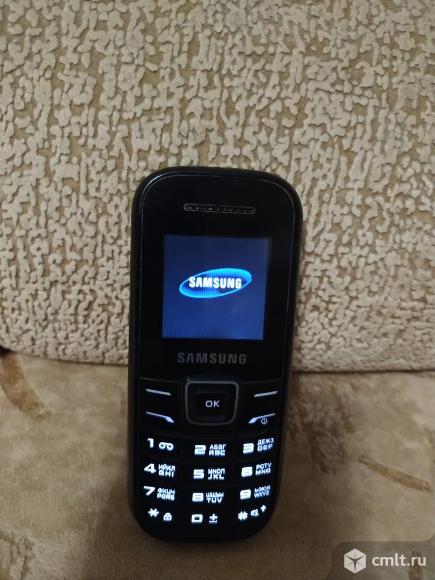 Телефон Samsung gt e1200r. Фото 1.