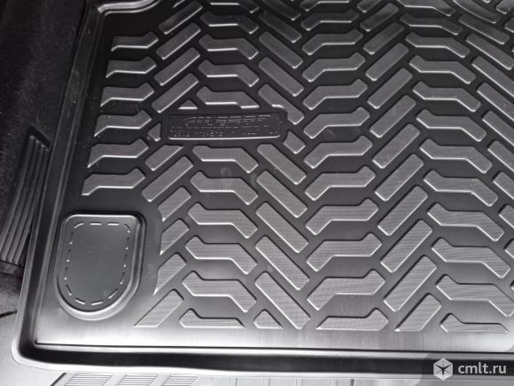 Коврик в багажник Мерседес Вито-447 V-класс. Фото 1.