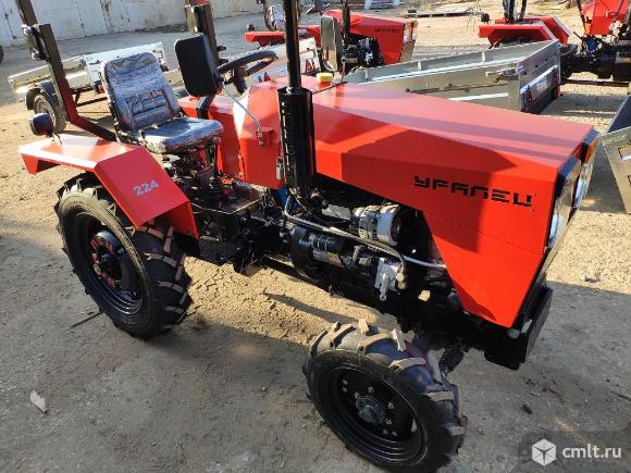 Трактор Уралец 224. Фото 1.