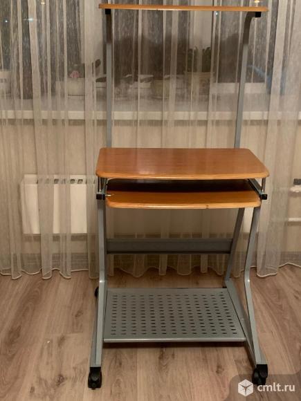 Компьютерный столик. Фото 1.