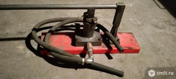 Продам пресс УГИС-3,2МПА для опрессовки труб. Фото 1.