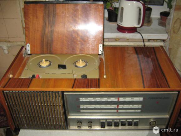Радиола Рекорд-301. Фото 8.
