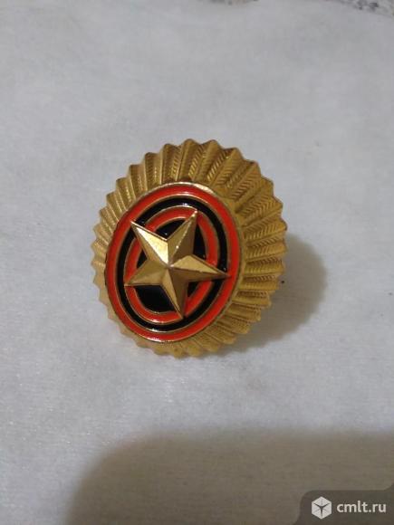 Кокарда со звездой. Фото 1.