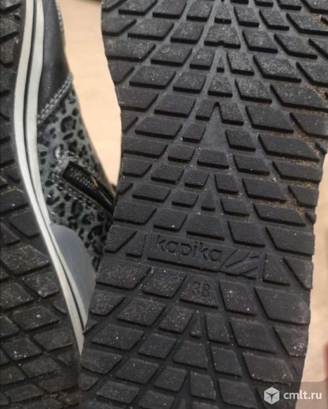 Очень удобные, красивые и высокие кроссовки, внутри утеплённые. Расписаны под леопарда)
Размер 38
Пр. Фото 6.