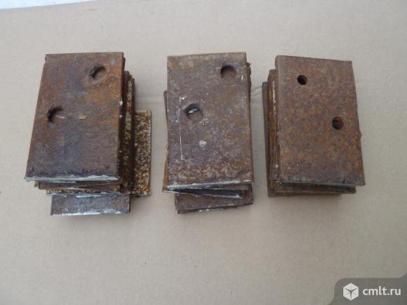 Металлическая пластина. Фото 1.