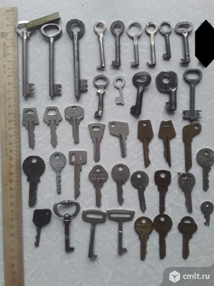 39 шт. Одним лотом. Разные ключи от навесных замков, комодов,шкафов.. Фото 1.