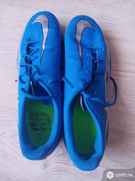 Футбольные бутсы. Фото 3.