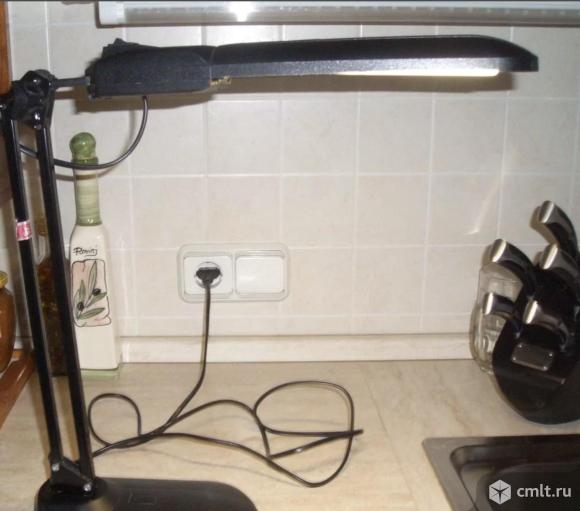 Настольная лампа. Фото 1.