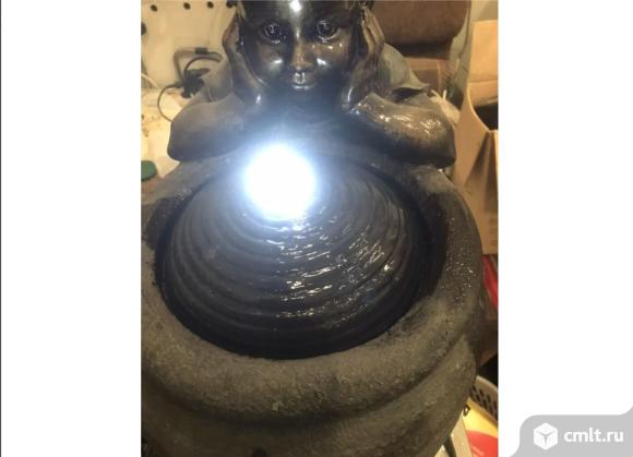 Декоративный фонтан с мальчиком. Фото 2.