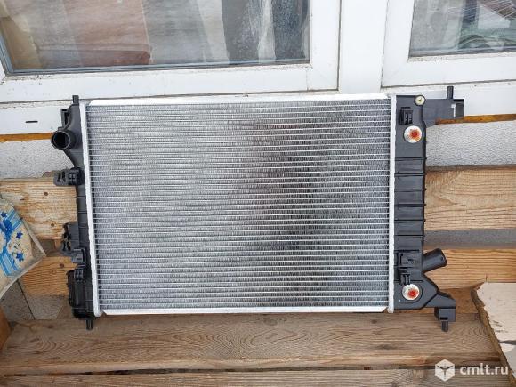 Радиатор охлаждения Шевроле Кобальт 95460094