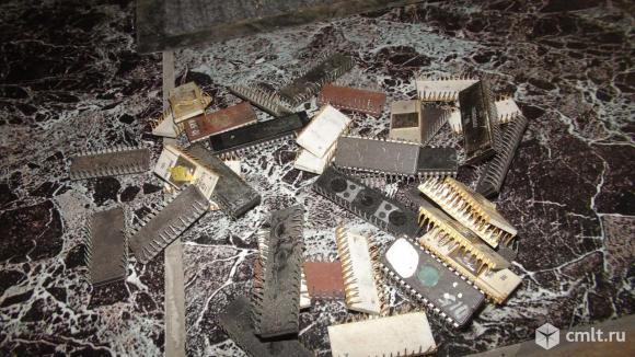 Микросхемы. Фото 1.