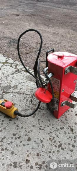 Канатная электрическая лебедка YATO 500W 125/250 кг YT-5901, в рабочем состоянии. Фото 4.