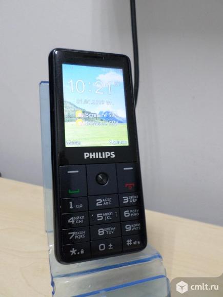 Телефон Philips Xenium E169. Фото 1.