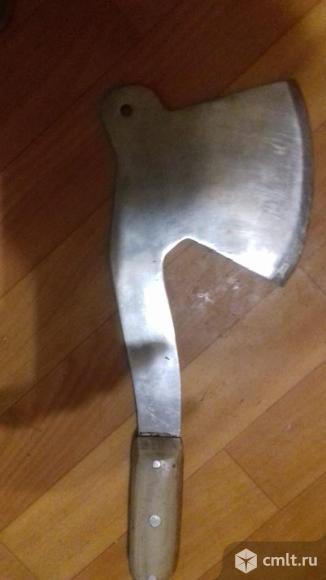 Топор для хоз нужд. Фото 1.