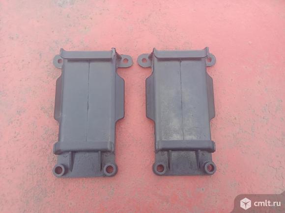 Фольцваген пассат Б-3 Кранштейны переднего бампера. Фото 1.