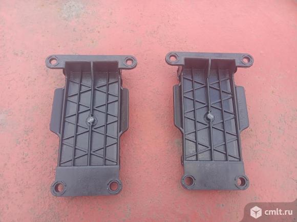 Фольцваген пассат Б-3 Кранштейны переднего бампера. Фото 2.