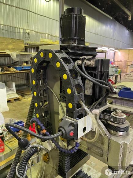 Фрезерный станок с чпу. Фото 1.