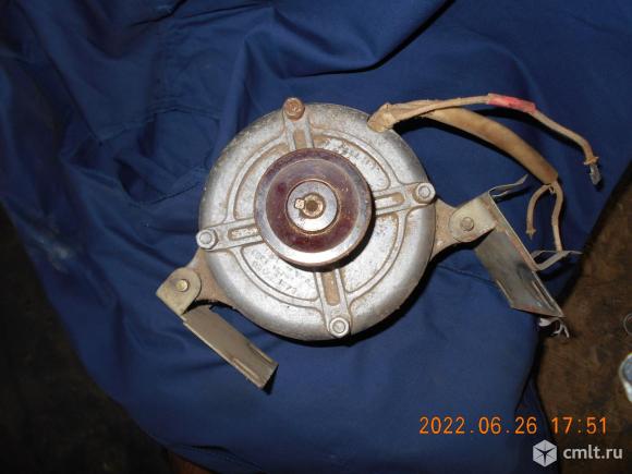 Электродвигатель от советской стиральной машины. Фото 1.