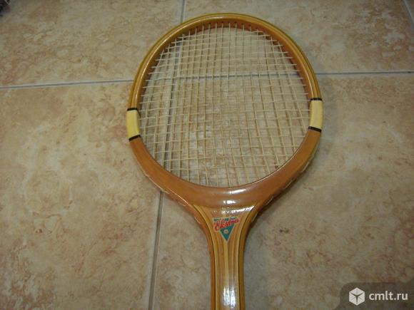теннисная ракетка