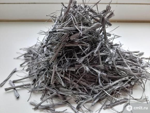 Полипропиленовая макрофибра Reinpol twist для армирования бетона. Фото 1.