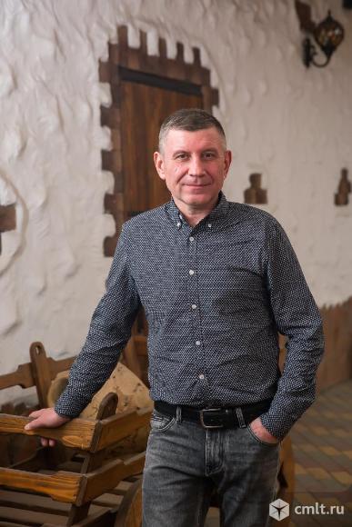 Резчик. Фото 1.