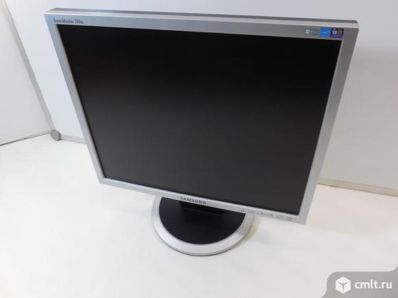 17" ЖК-монитор Samsung SyncMaster 740N. Фото 1.