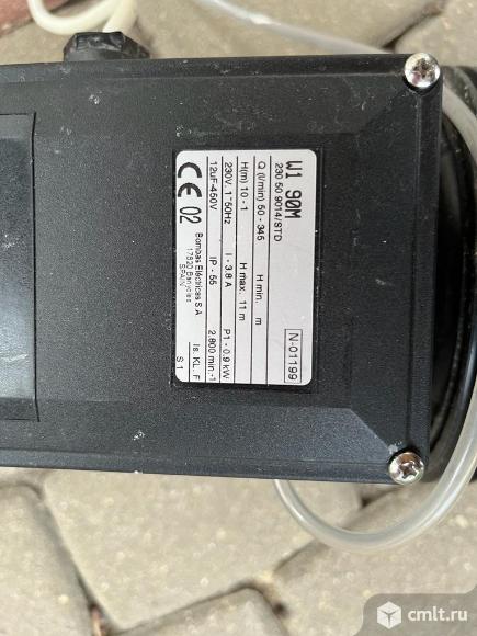 Двигатель с помпой для джакузи. Фото 1.