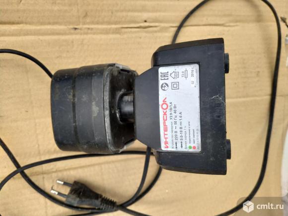 Зарядное устройство для шуруповертов. Фото 1.