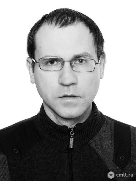 Дворник на вторую половину дня. Фото 1.