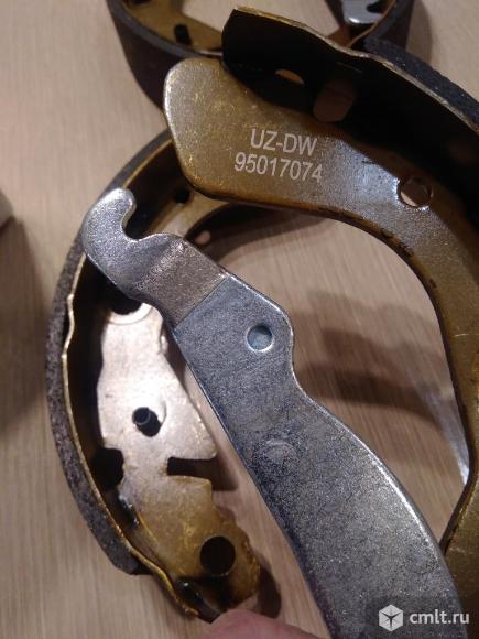95017074, колодки тормозные барабанные задние (с кронштейном) uz-daewoo. Фото 4.