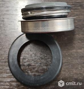 Механическое уплотнение мотопомпы с выходом 100мм. Фото 1.