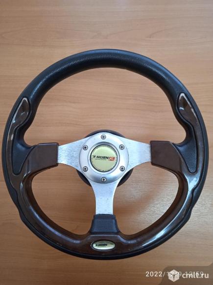 Спортивный руль. Фото 1.