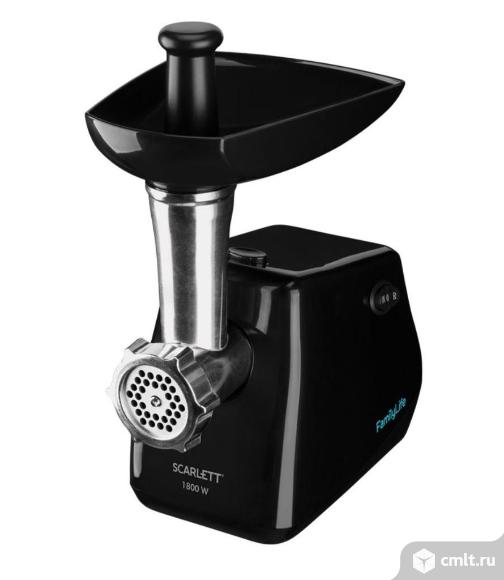 Новая гарантия 1800 Вт мясорубка Scarlett SC-MG45S63 черный. Фото 1.