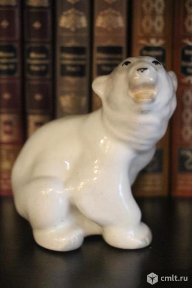 Фигурка медведя фарфоровая.. Фото 1.