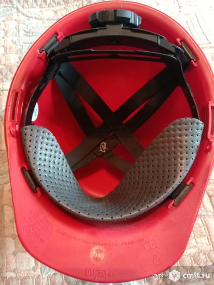 Каска MSA с защитным стеклом. Фото 2.