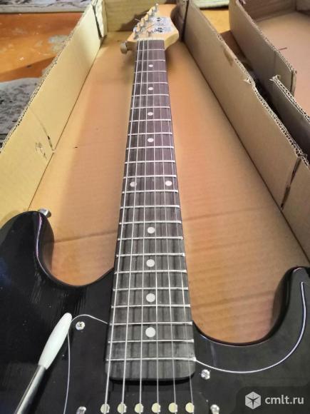 Электрогитара Fabio. Фото 1.